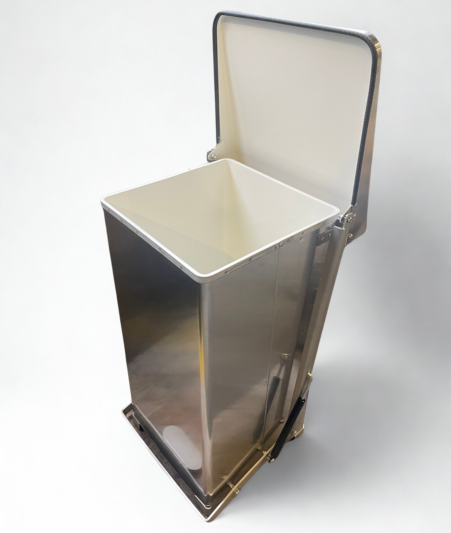 Shielded Waste Bin 27L - 3mm Lead - Nuclear Shields