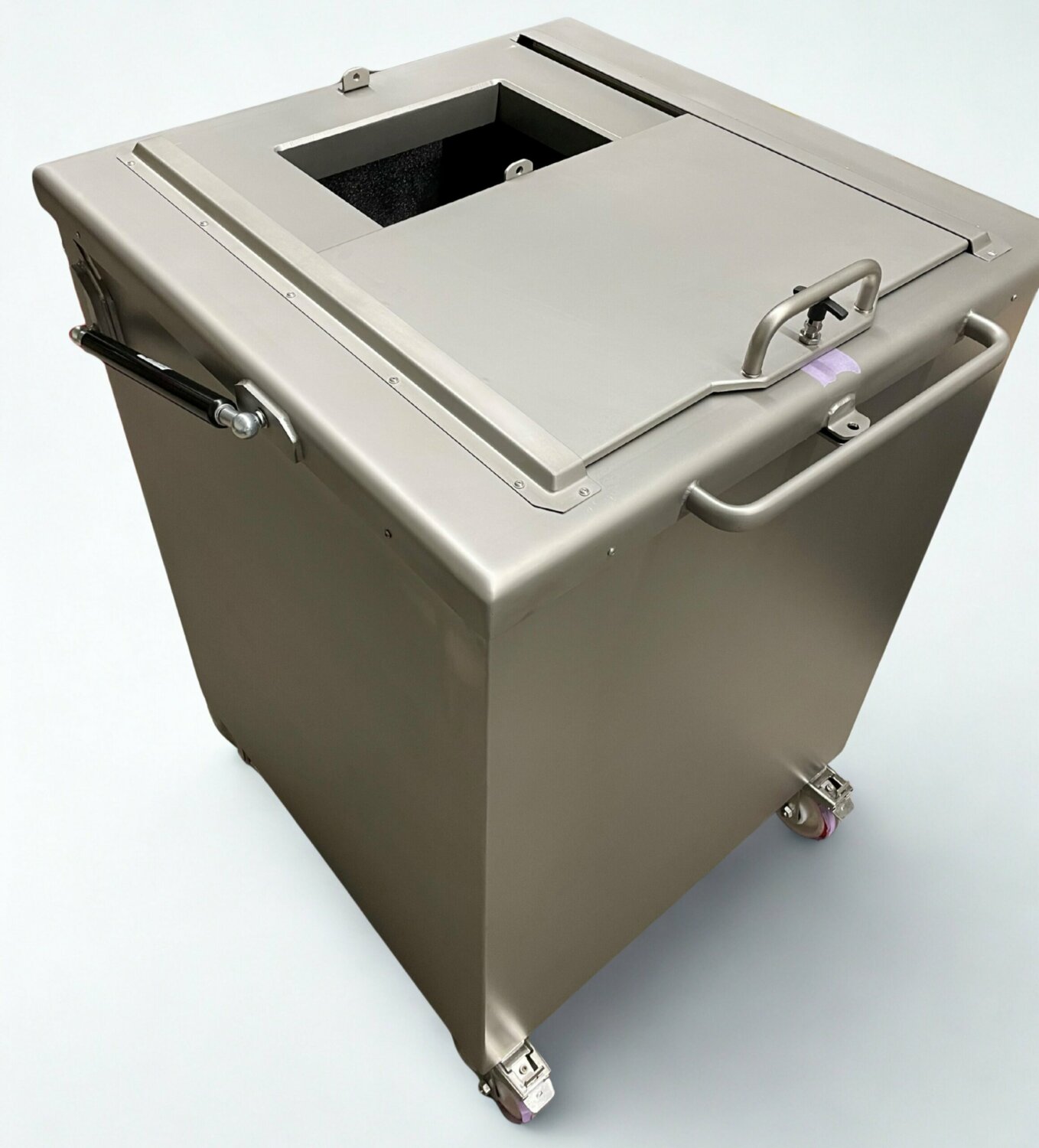 Large Mobile Radioactive Waste Container - Nuclear Shields