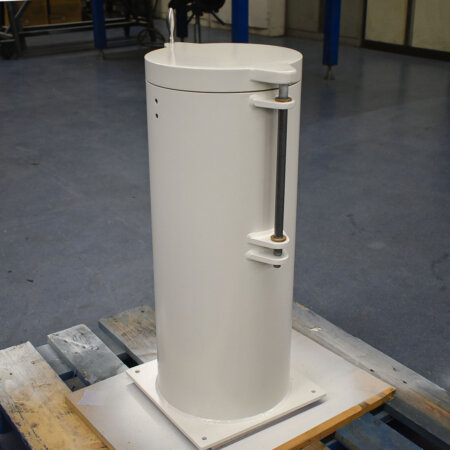 lead castle LC197-600-30T with low background lead from the back