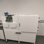 Shielded synthesis workstation