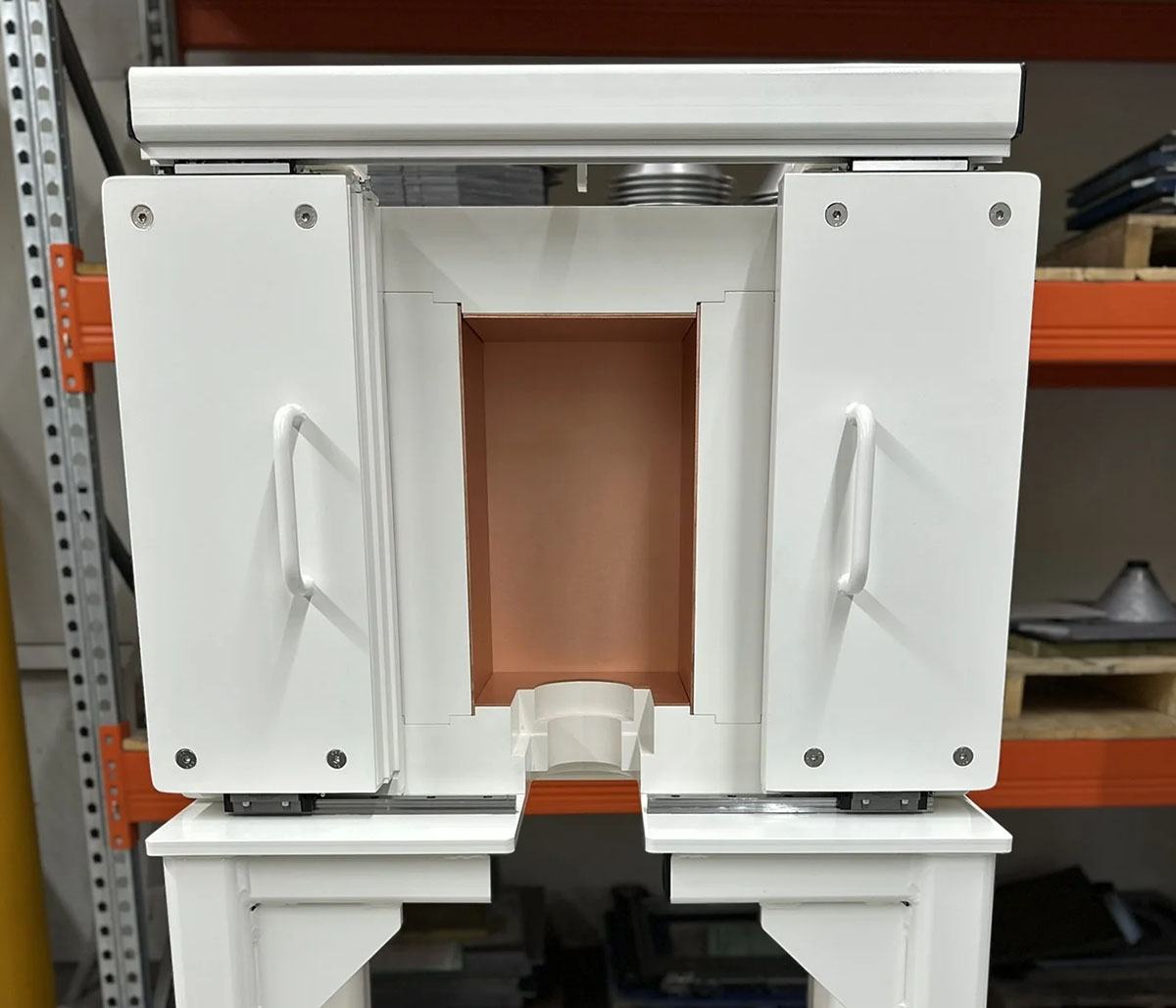 low background lead castle with lead shielded doors and copper lining